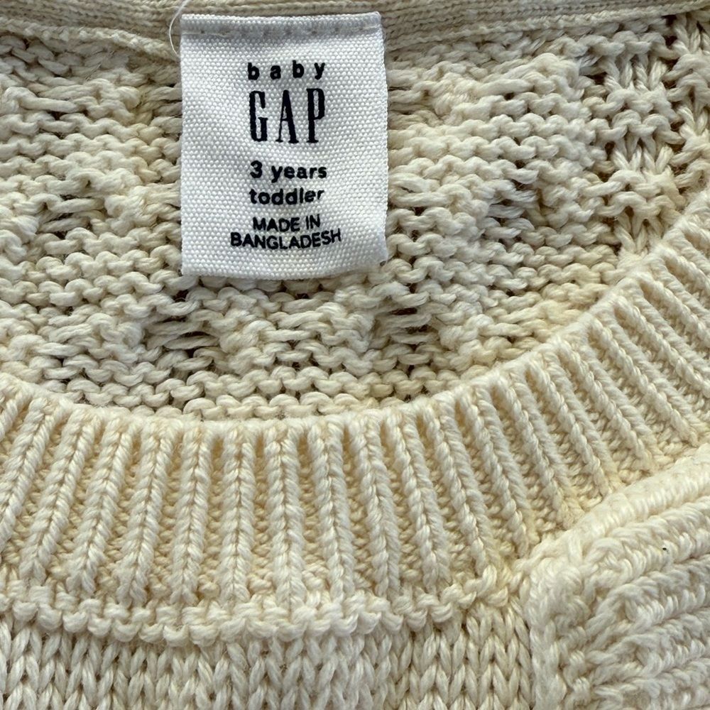 Baby Gap Winter White Ruffle Front Sweater with gold Trim Sz 3 yrs - Picture 5 of 10